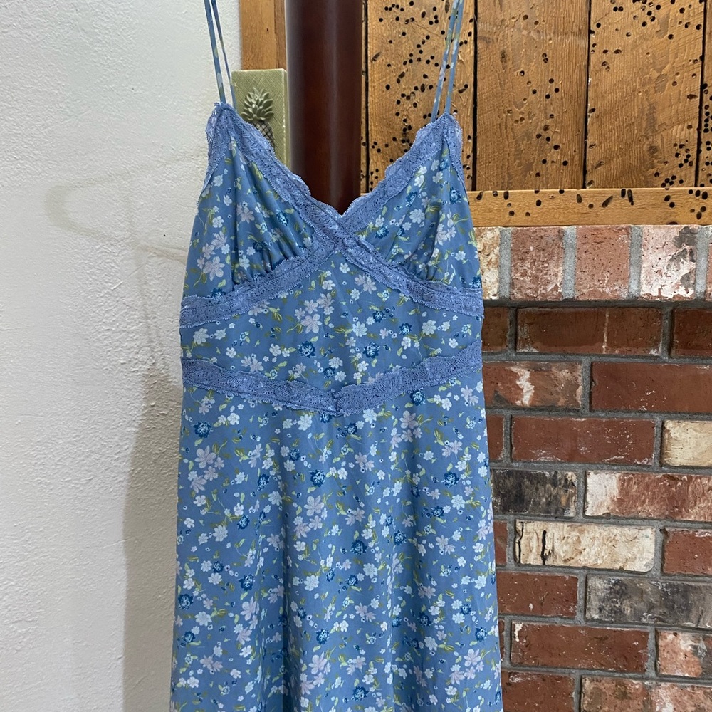 Chic Blue Floral Strapless Dress